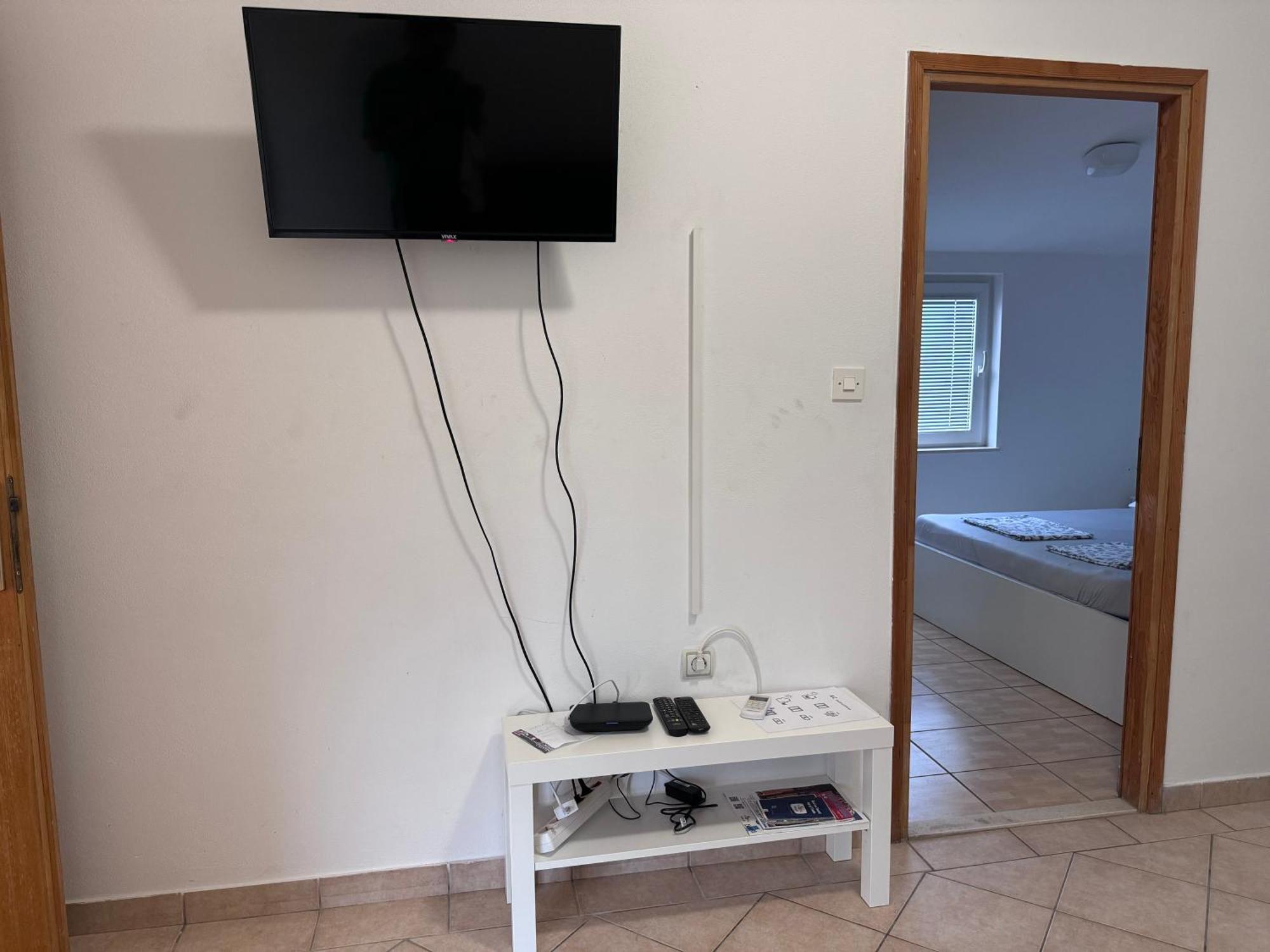 Apartmani Bruno Vrsi Exterior photo