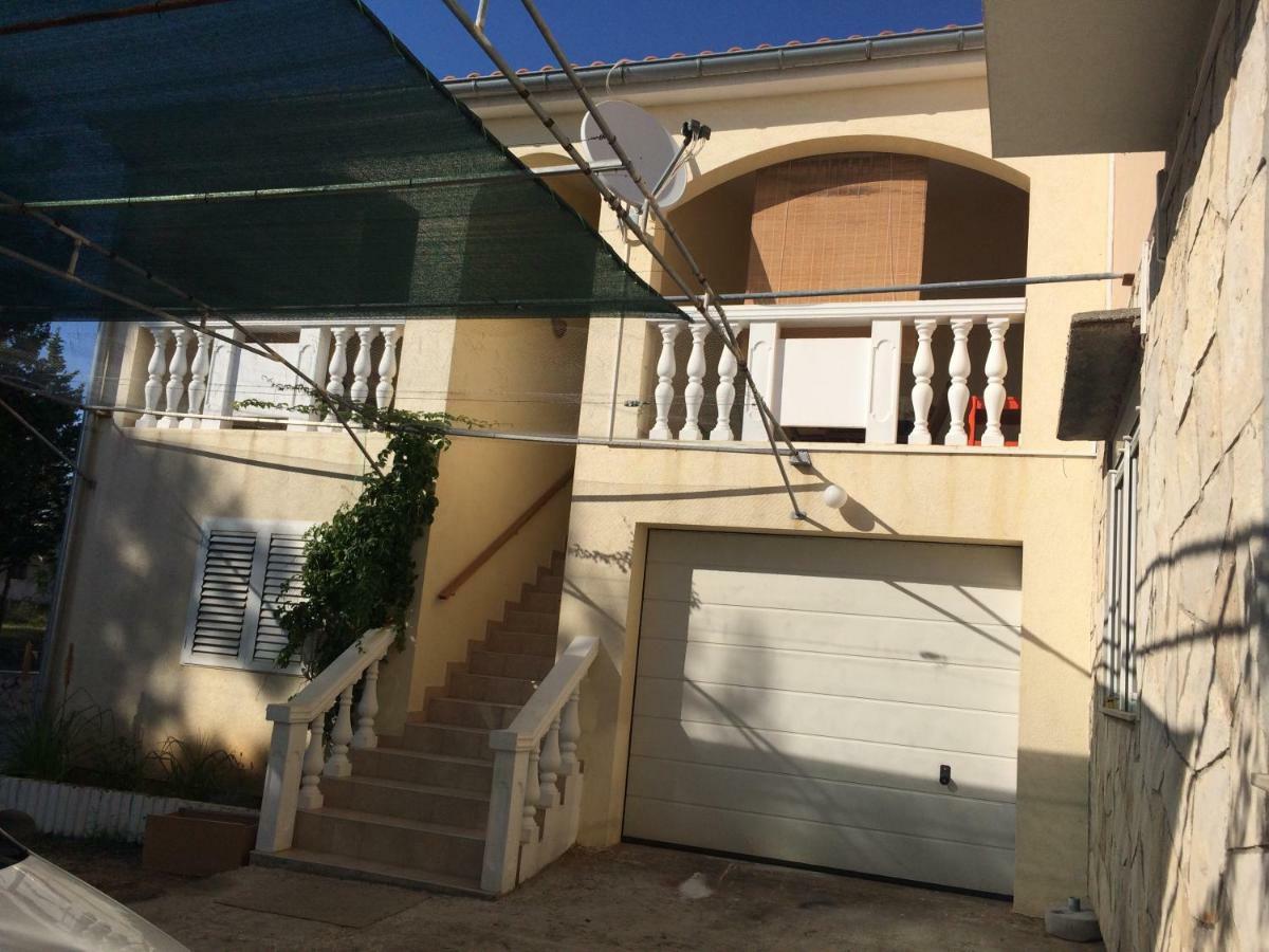 Apartmani Bruno Vrsi Exterior photo