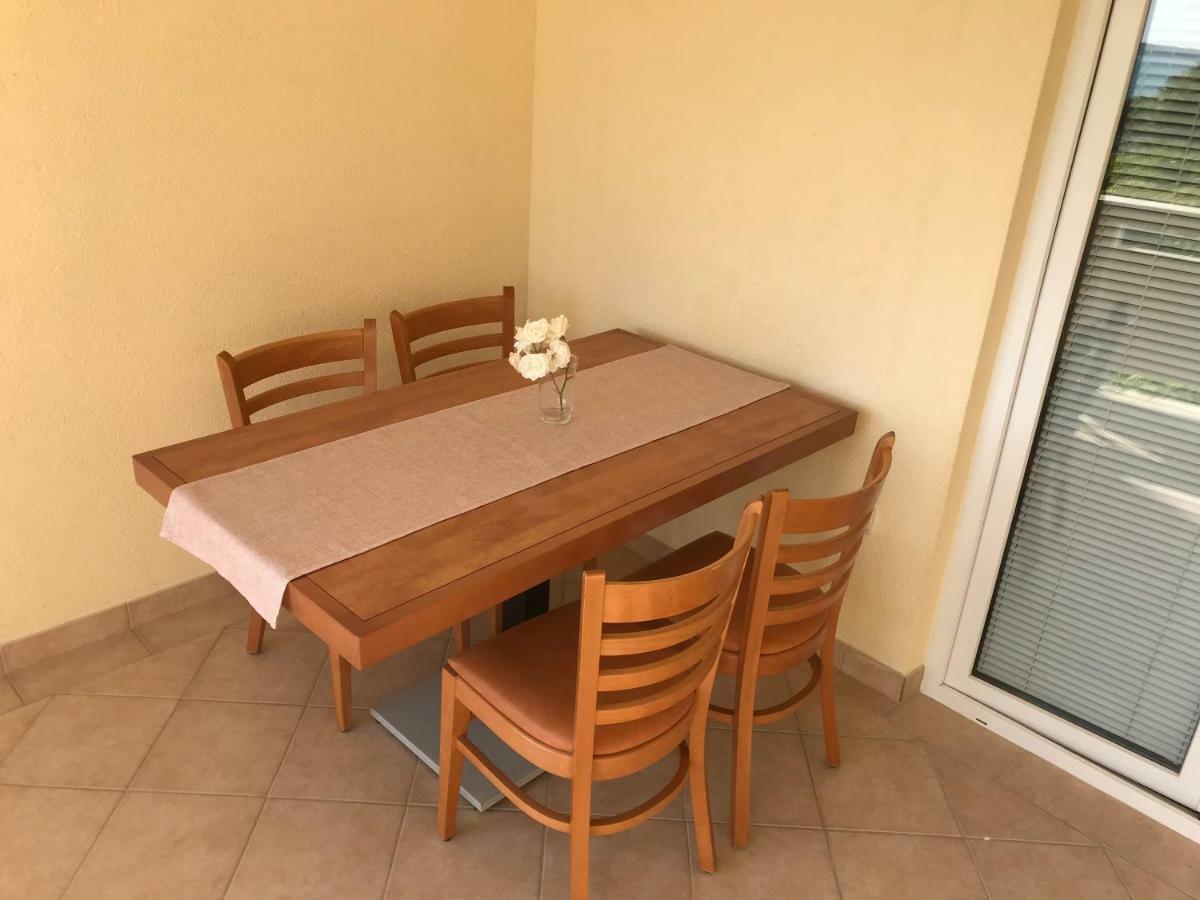 Apartmani Bruno Vrsi Exterior photo